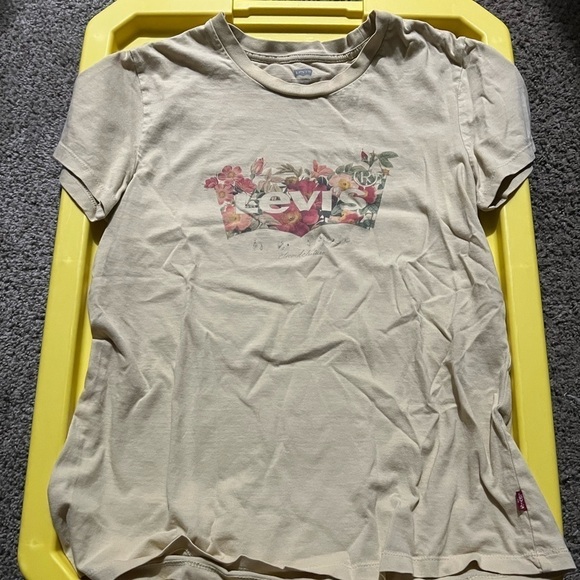 Levi’s floral graphic tee - Picture 1 of 3